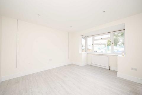 3 bedroom house for sale, Benedict Drive, Feltham TW14