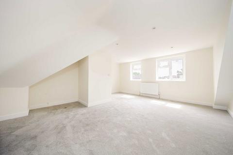 3 bedroom house for sale, Benedict Drive, Feltham TW14