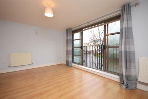 2 bedroom flat to rent, Morley Road London SE13