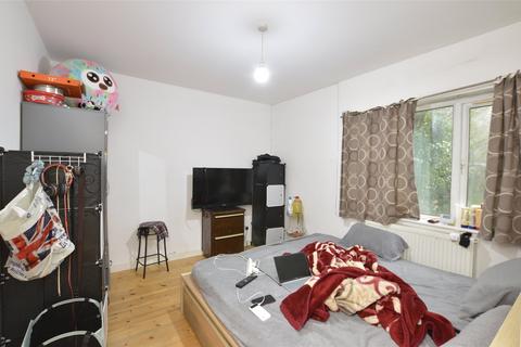 2 bedroom maisonette for sale, Bacon Lane, London NW9