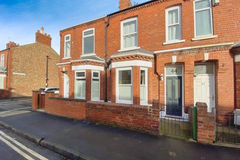 2 bedroom terraced house to rent, Cromer Street, York