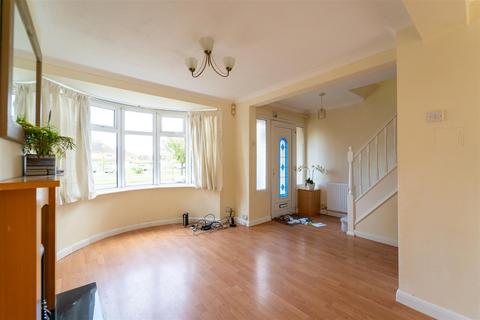 3 bedroom house to rent, Hobs Moat Road, Solihull B92