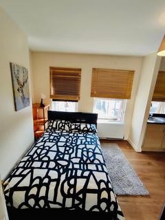 Studio to rent, West Green Road, N15 5AA