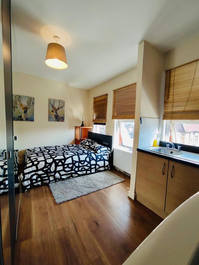 Cosy &amp; Convenient Studio Flat in a Prime Location