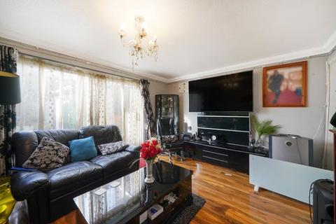 2 bedroom maisonette for sale, West Close, London N9