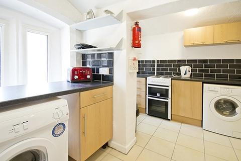 2 bedroom ground floor flat to rent, 107 Forest Road West, Forest Road West, Nottingham NG7