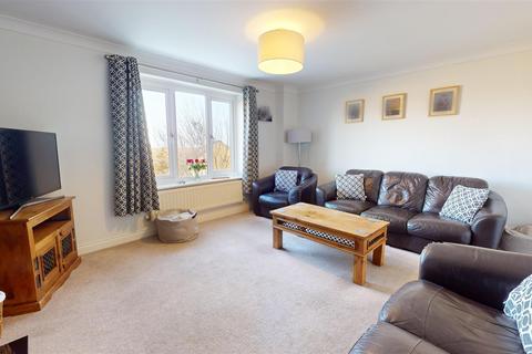 4 bedroom townhouse for sale, Highcliffe Court, Shelf, Halifax