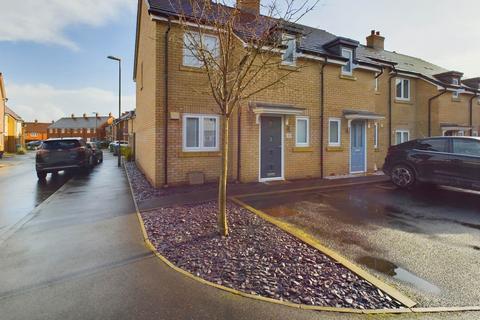 3 bedroom end of terrace house for sale, Topaz Lane, Aylesbury HP18