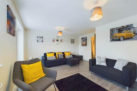 3 bedroom end of terrace house for sale, Topaz Lane, Aylesbury HP18