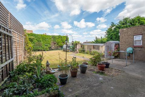 4 bedroom semi-detached house for sale, Bristol Road, Gravesend