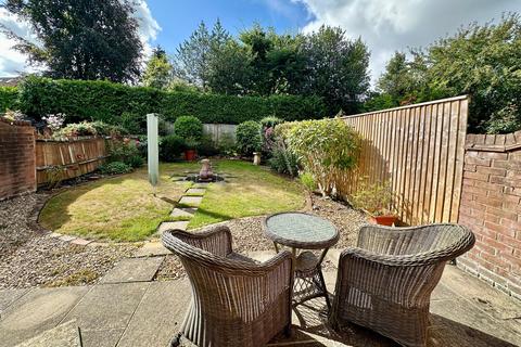 3 bedroom terraced house for sale, Dove Court, Beaconsfield, HP9