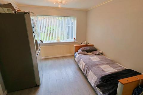 3 bedroom end of terrace house for sale, Risborough Close, Allesley Park, Coventry - NO CHAIN