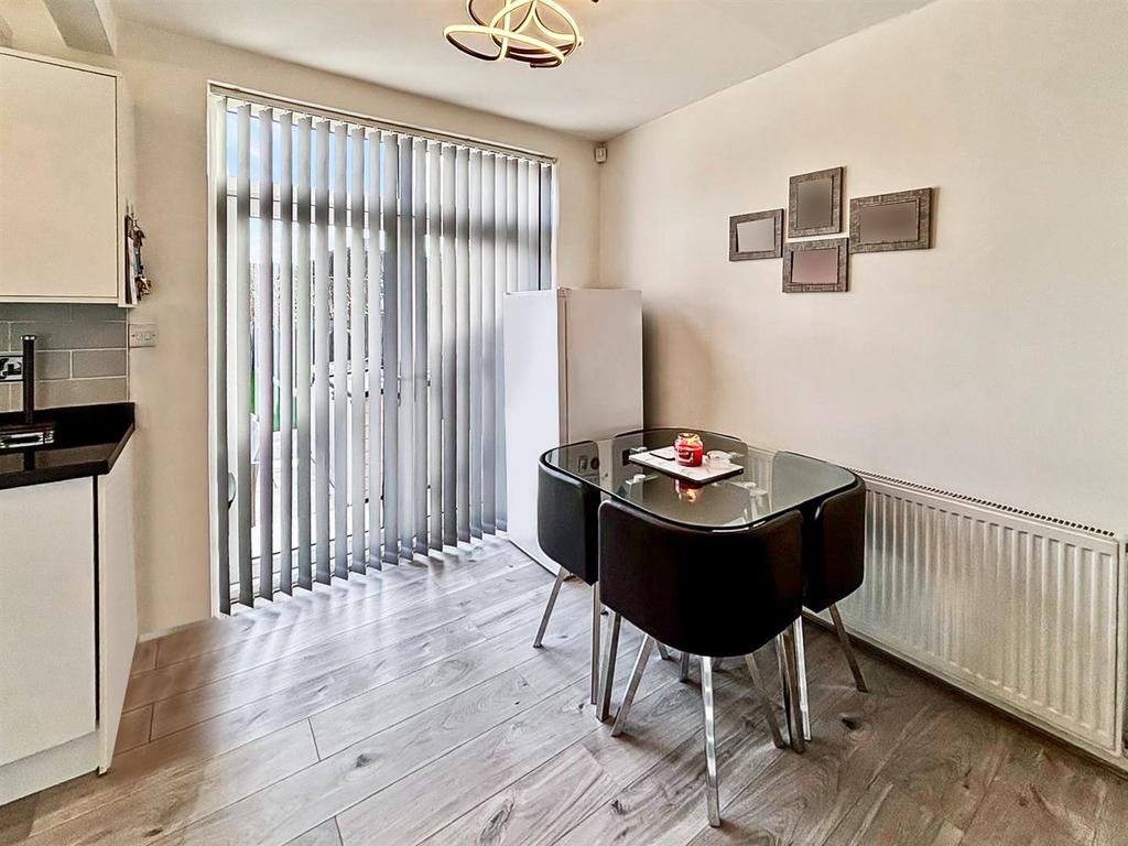 Dining room Area: