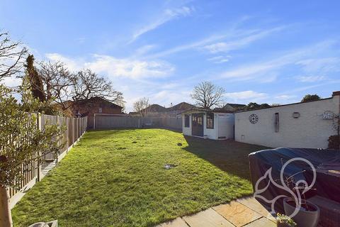 4 bedroom semi-detached house for sale, Churchill Way, Colchester