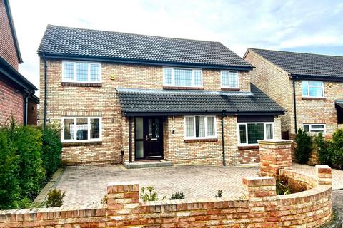 4 The Green, Fetcham, Leatherhead, KT22 9XE