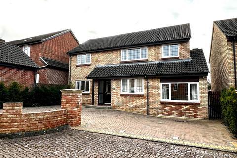 4 The Green, Fetcham, Leatherhead, KT22 9XE