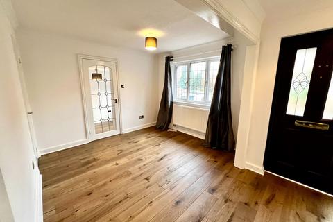 4 The Green, Fetcham, Leatherhead, KT22 9XE