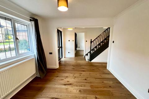 4 The Green, Fetcham, Leatherhead, KT22 9XE