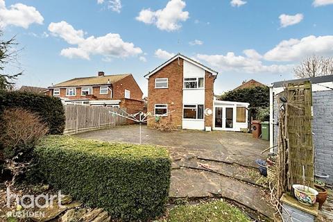 4 bedroom detached house for sale, Chapmans Close, Wellingborough