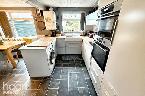 8 Chapmans Close, Irchester, Wellingborough, NN29 7EQ