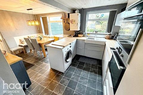 8 Chapmans Close, Irchester, Wellingborough, NN29 7EQ