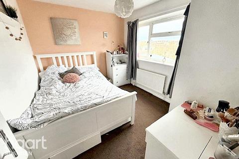 8 Chapmans Close, Irchester, Wellingborough, NN29 7EQ