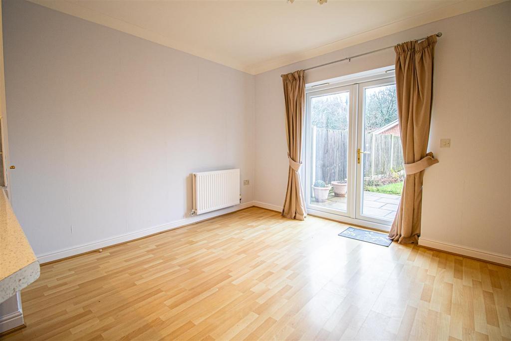 Kitchen/ Dining Room