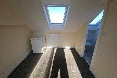 House share to rent, Downham Way, Bromley