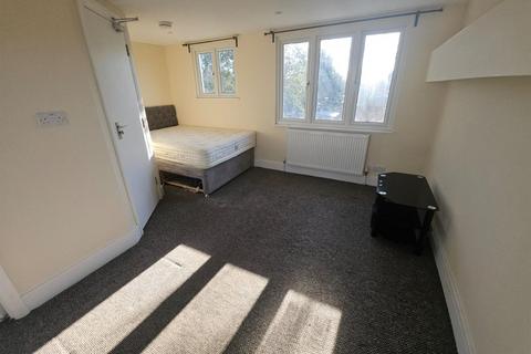 House share to rent, Downham Way, Bromley