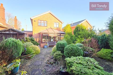 3 bedroom detached house for sale, Cannock Road, Burntwood, WS7