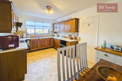 3 bedroom detached house for sale, Cannock Road, Burntwood, WS7