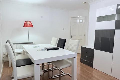 2 bedroom apartment to rent, Walton-On-Thames,  Surrey,  KT12