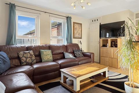 2 bedroom flat for sale, Augustus Close, Cambridge CB4