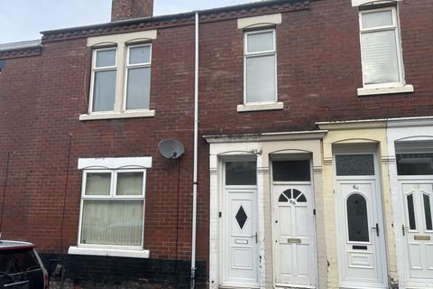 3 bedroom flat to rent, Bewick Street, South Shields, NE33