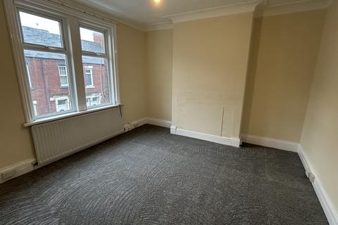 3 bedroom flat to rent, Bewick Street, South Shields, NE33