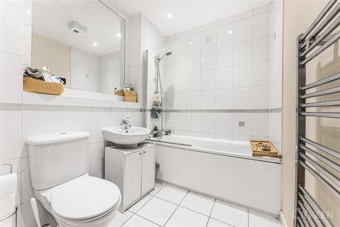 2 bedroom flat for sale, The Cubix, Violet Road, Bow E3