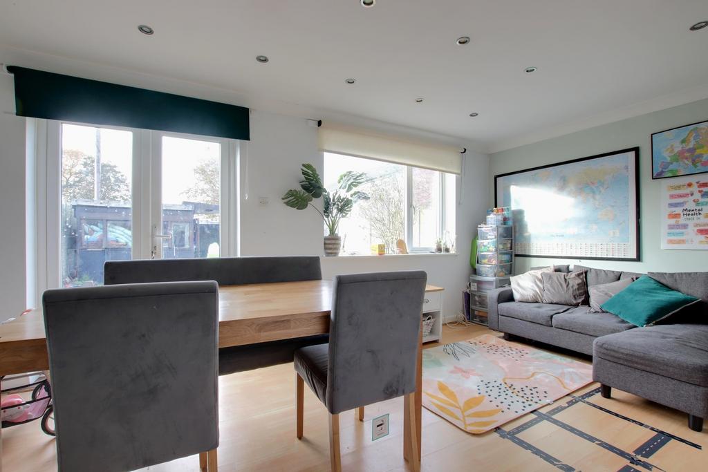 Dining/family room