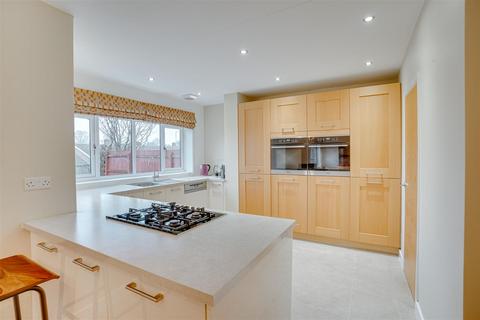 4 bedroom detached house for sale, Trinity Drive, Newmarket CB8