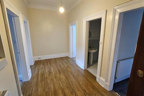 2 bedroom house to rent, Bank Street, Greenock PA15