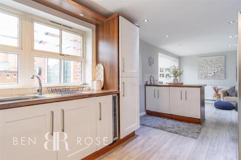 12 Birkdale Close, Euxton, Chorley, PR7 6FP
