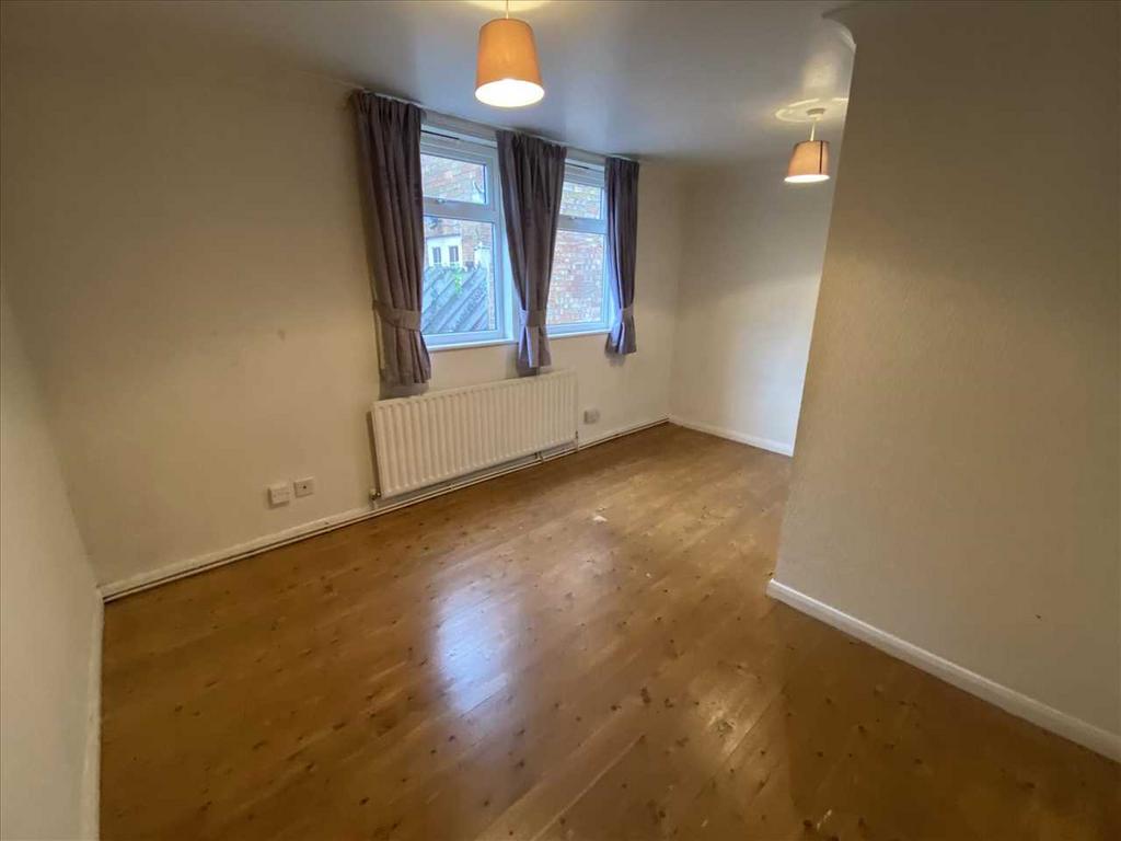 Bedroom 2: