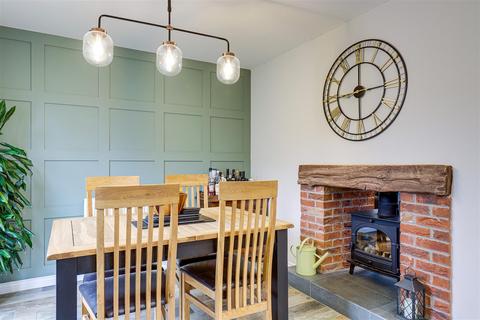 1 Bramley Close, Southwell, NG25 0JB