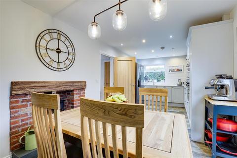 1 Bramley Close, Southwell, NG25 0JB