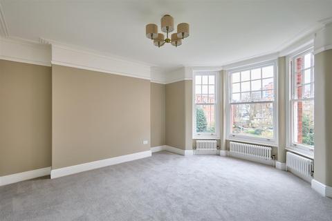 3 bedroom flat to rent, Lower Richmond Road, Putney, SW15