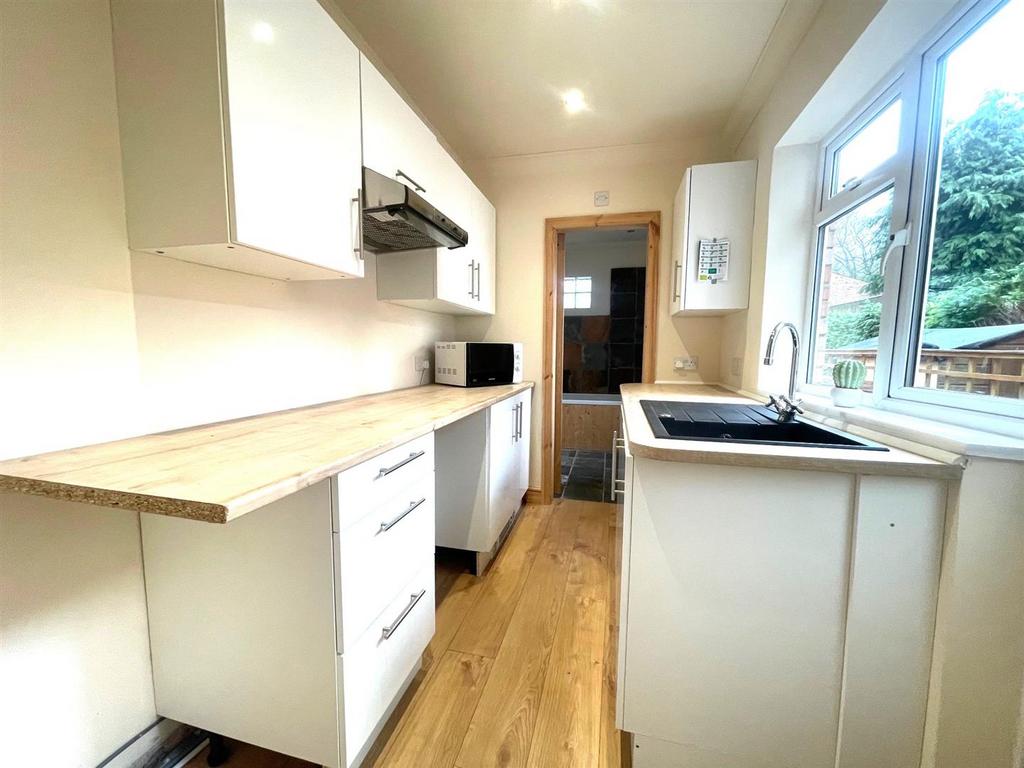 Kitchen 1.jpg