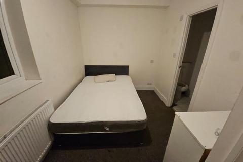 House share to rent, Downham Way Bromley, London