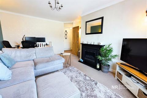 2 bedroom maisonette for sale, West Ewell KT19