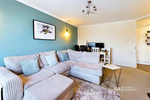 2 bedroom maisonette for sale, West Ewell KT19