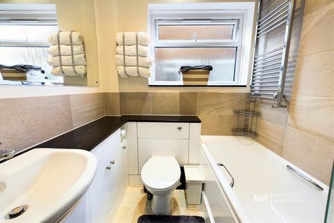 12 Kelvin Close, Epsom, KT19 9JE
