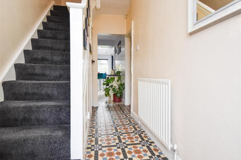 111 Blackburn Avenue, Wolverhampton, WV6 9JT